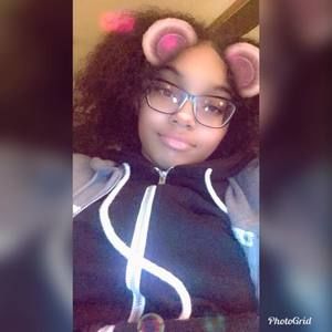 Meet your Posher, Danae